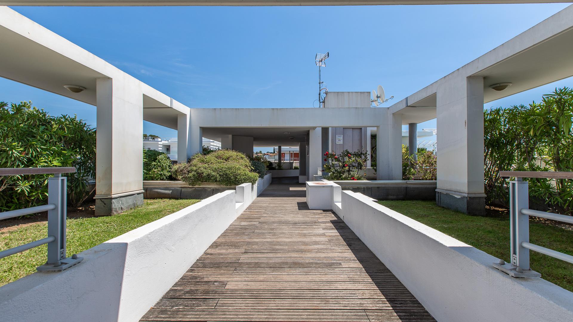 Vacanceole - Residence Le Crystal Cagnes-sur-Mer Ngoại thất bức ảnh