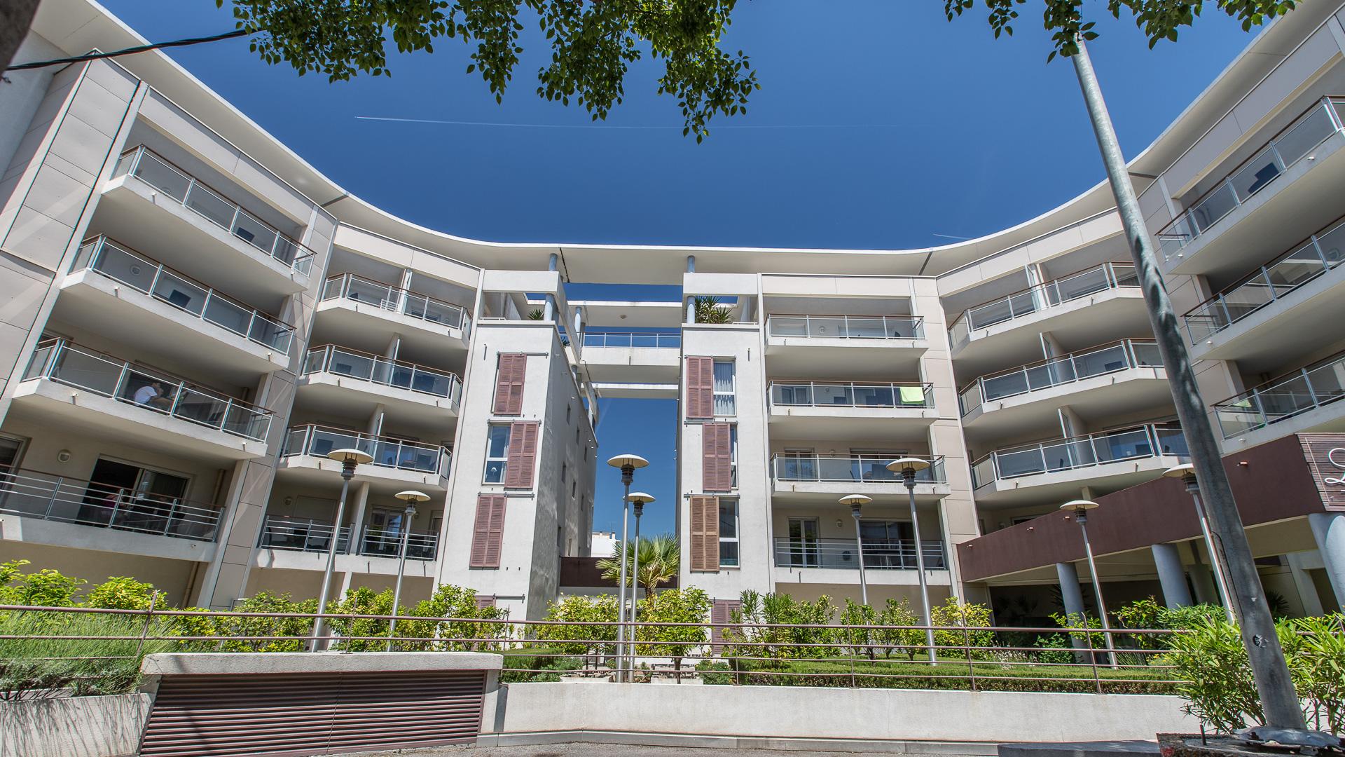 Vacanceole - Residence Le Crystal Cagnes-sur-Mer Ngoại thất bức ảnh